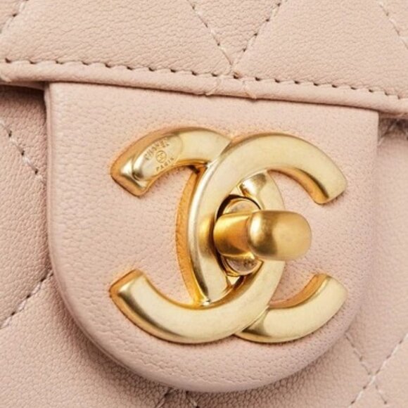 Chanel Pink Quilted Lambskin Leather Small Chic Pearls Flap Bag - Picture 5 of 10